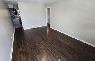 716 E 139