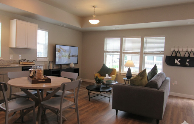 2 beds, 1.5 baths, 965 sqft, $1,695, Unit 1796 SM-103