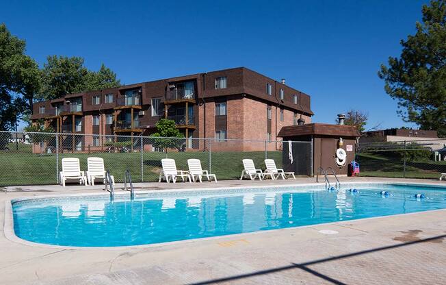 Candlewood Apartments - Outdoor Pool