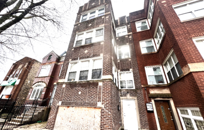3911 W 14 ST
