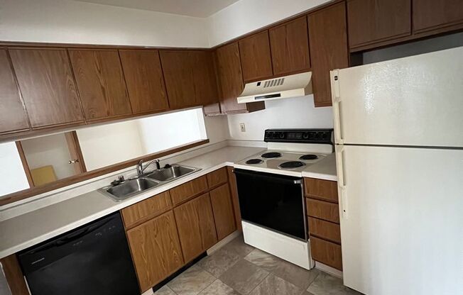 1 bed, 1 bath, 576 sqft, $725