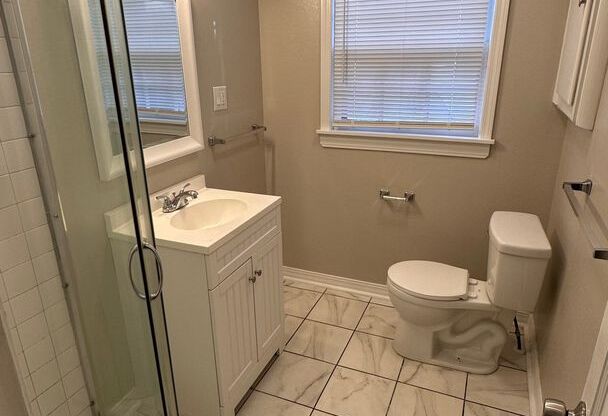 2 beds, 1 bath, $850