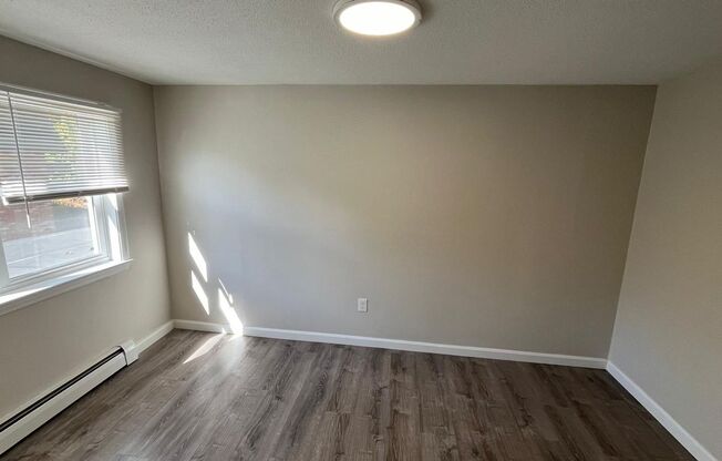 2 beds, 1 bath, $1,975, Unit 101-E