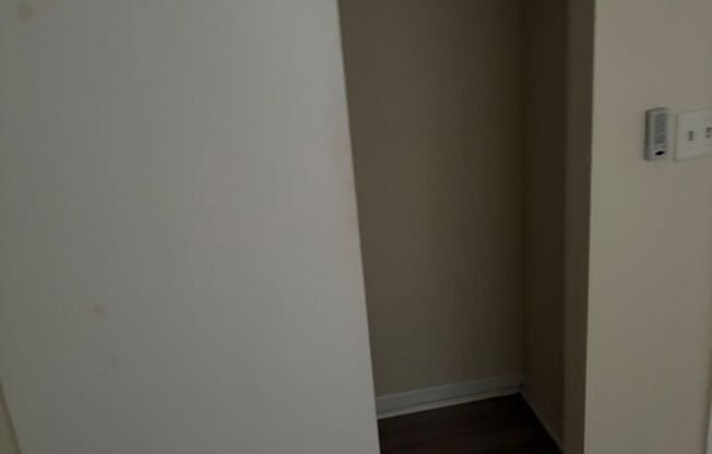 111 S Newport Unit 06