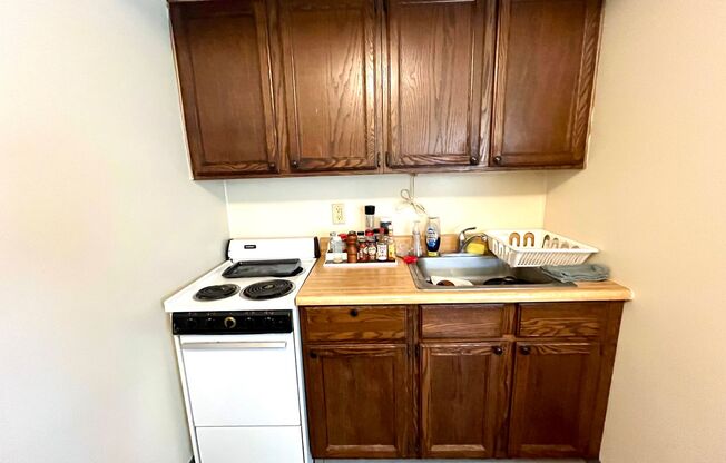1 bed, 1 bath, $895, Unit 613