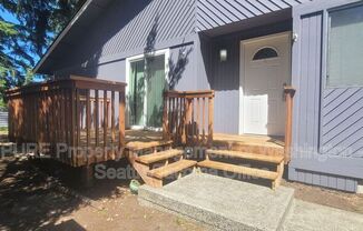 8104 N BICENTENNIAL LOOP SE