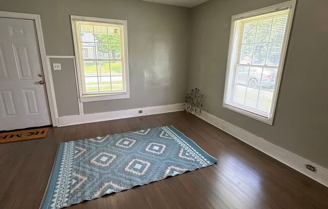 3 Bed/ 1 Bath and move-in ready! www.PMCoreUSA.com submit guest card for showings!