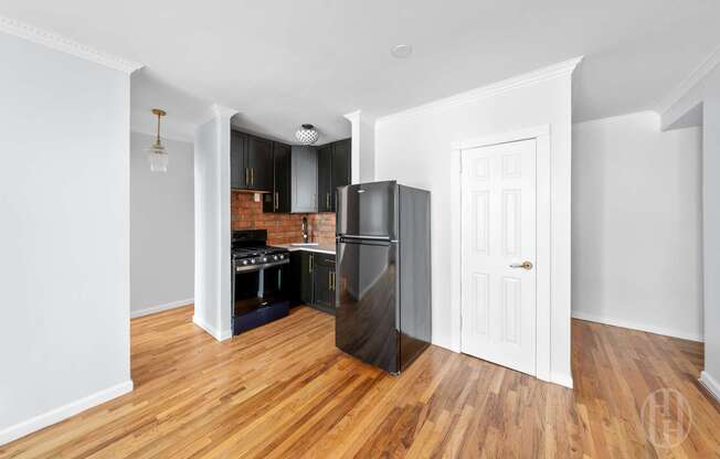 1 bed, 1 bath, $4,300, Unit 3E