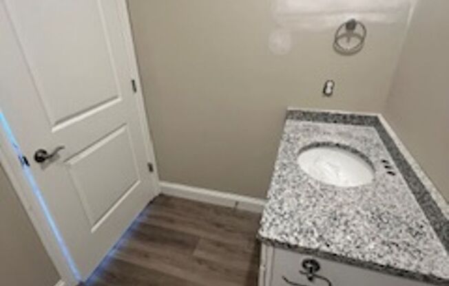 3 beds, 2 baths, 1,205 sqft, $1,300, Unit 218