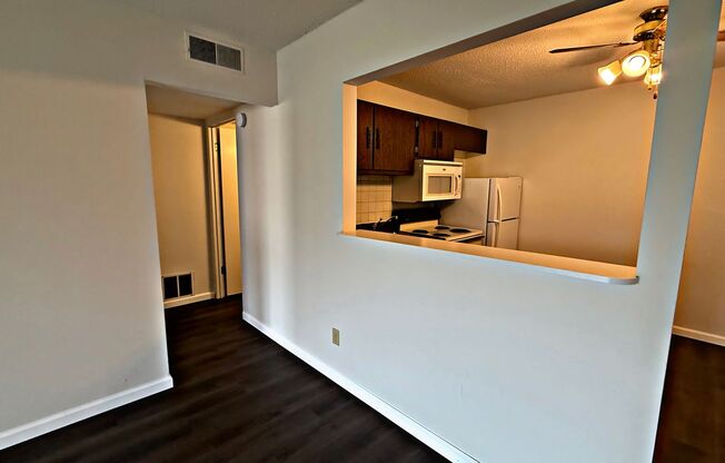 1 bed, 1 bath, 750 sqft, $875, Unit 12180-B