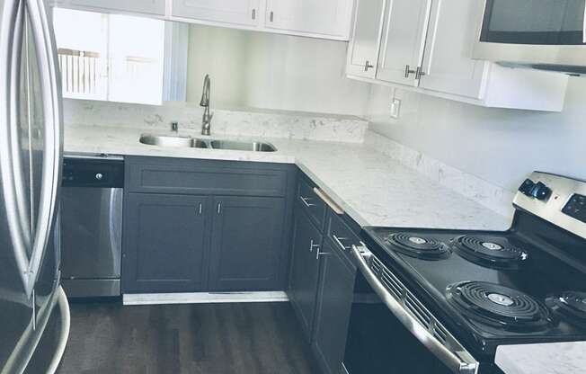 Fully-Equipped Kitchens at Wilbur Oaks Apartments, Thousand Oaks