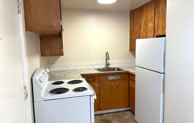 PhC2402 - Maple Court Apartments