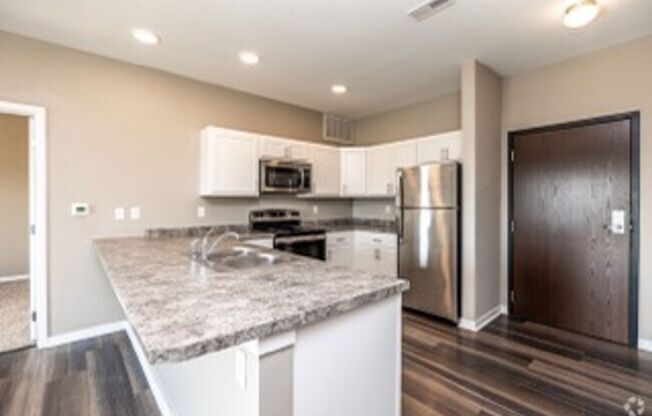 Welcome to Lion’s Gate Apartments – Luxury Living in the Heart of Newton, Iowa