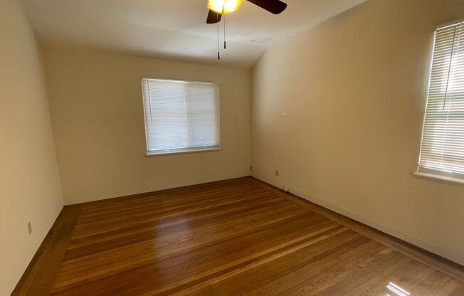 4 beds, 1 bath, $4,350