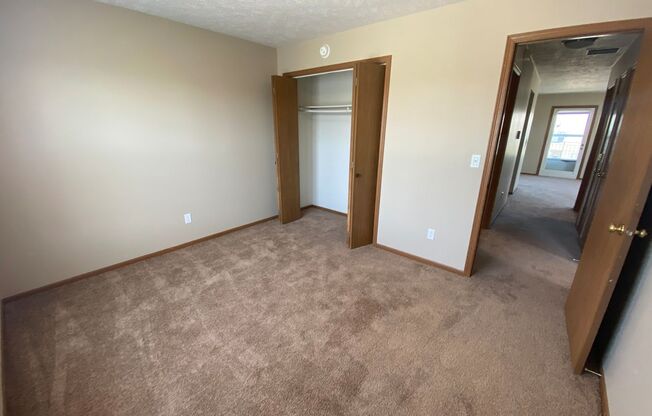 2 beds, 1 bath, 960 sqft, $1,040, Unit 1806-201