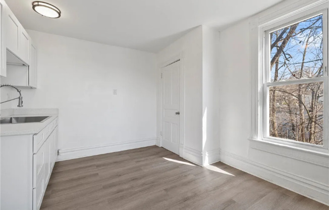 216 RDG AVE