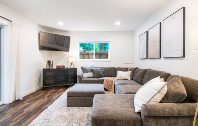 14032 90 AVE NE