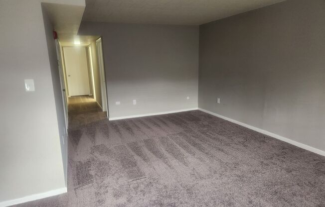 2 beds, 1 bath, 1,047 sqft, $1,425, Unit WG1-4