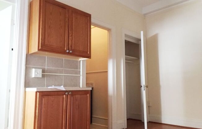 Studio, 1 bath, 240 sqft, $1,050, Unit 107A