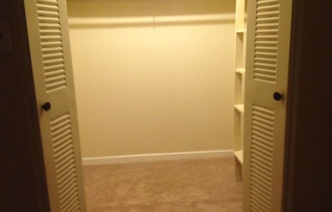 1 bed, 1 bath, 625 sqft, $1,215, Unit G05
