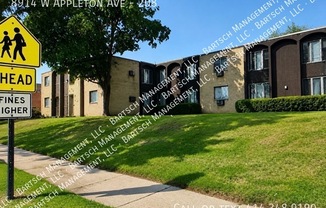 8914 W APPLETON AVE