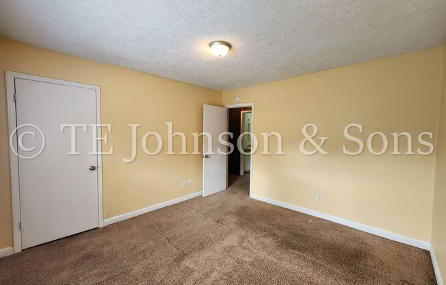 2 beds, 1.5 baths, $925, Unit 1307 D