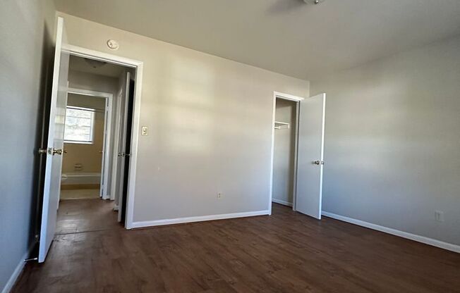 2 beds, 1 bath, $1,150