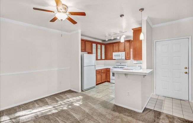 2 beds, 2 baths, $1,575, Unit # # 1821 VALLE VERDE DOCTOR 1821 75