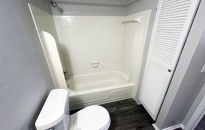1 bed, 1 bath, 560 sqft, $825, Unit 601-07
