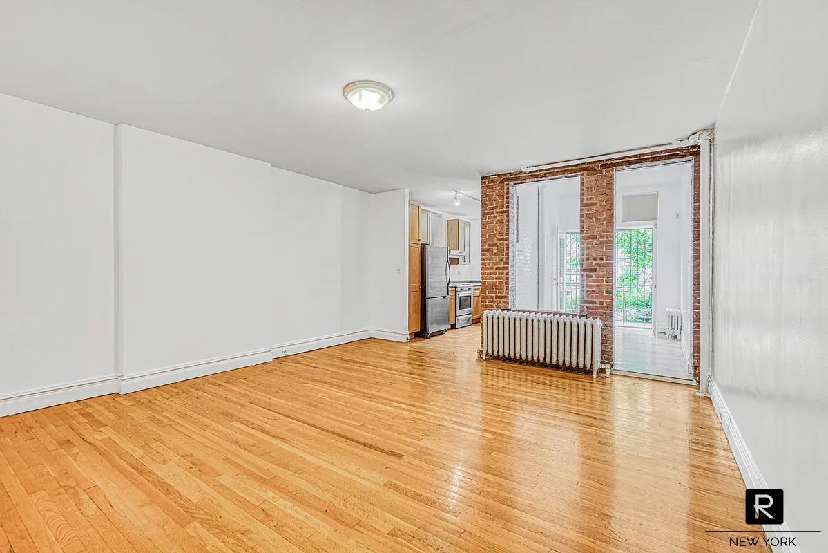 523 W 149 ST