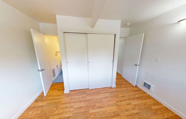 Penrith Apartments - Walk to UW or U-Village!