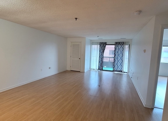 1 bed, 1 bath, 821 sqft, $2,500, Unit 1117