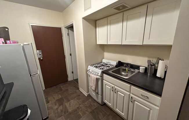Studio, 1 bath, $825, Unit 104