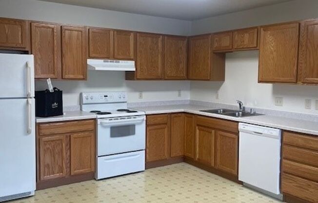 2 beds, 1 bath, 964 sqft, $925, Unit 8