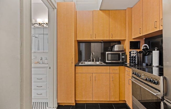 1 bed, 1 bath, 290 sqft, $2,750, Unit 3D