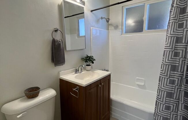 1 bed, 1 bath, 600 sqft, $1,745, Unit H