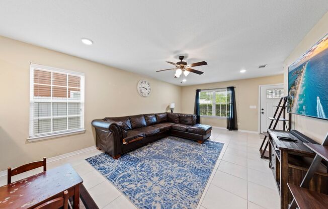 Spacious townhome in IDEAL location!!!