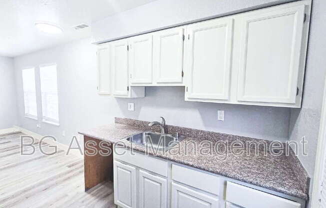 601 W 6 ST