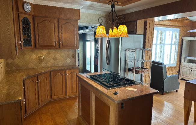 13 ARONIMINK DR