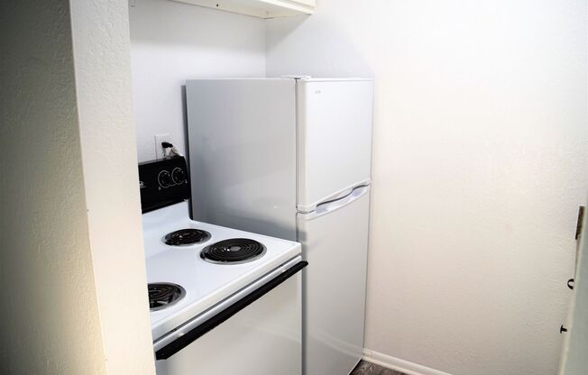 1 bed, 1 bath, 488 sqft, $795, Unit Oak Hill Manor 2-23