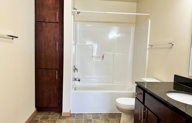 2 beds, 2 baths, 982 sqft, $1,245, Unit 605-212