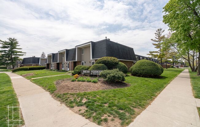 2 beds, 1.5 baths, $1,300, Unit 773 E Thurber Dr Apt. H