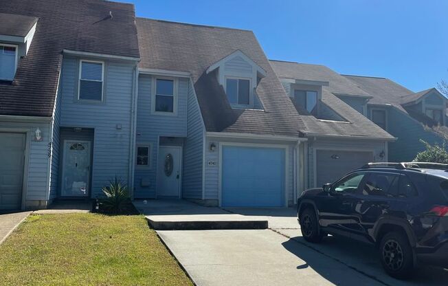 KEMPSVILLE LAKEFRONT TOWNHOUSE FOR RENT!