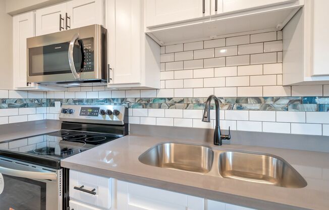 2 bedroom 1 bath in Boutique property!
