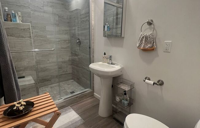2 beds, 2 baths, 1,200 sqft, $3,995, Unit 3104 E
