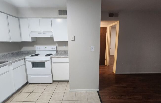 1 bed, 1 bath, 600 sqft, $675, Unit 105