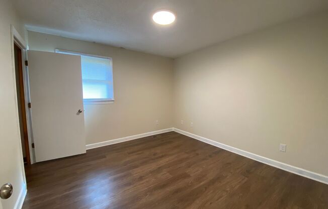 2 beds, 1 bath, $975, Unit Unit 8