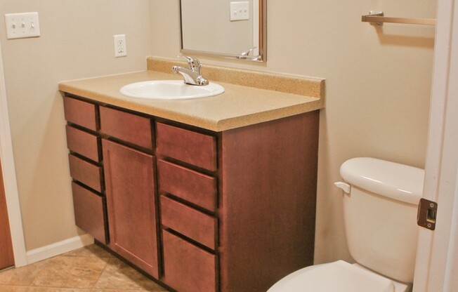 2 beds, 2 baths, 958 sqft, $1,275, Unit 203