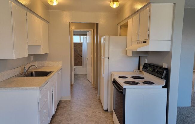 2 beds, 1 bath, $1,545, Unit Unit 3