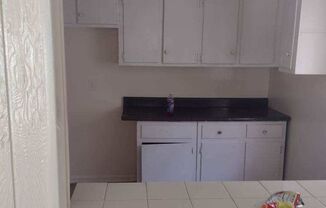 3 beds, 1 bath, $875